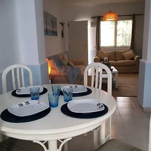 https://casa-del-mar-1.hotelsinnerja.org